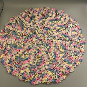 👡👡U Must BUNDLE 👡👡 vintage, handcrafted doily. 15 1/2 inches round.